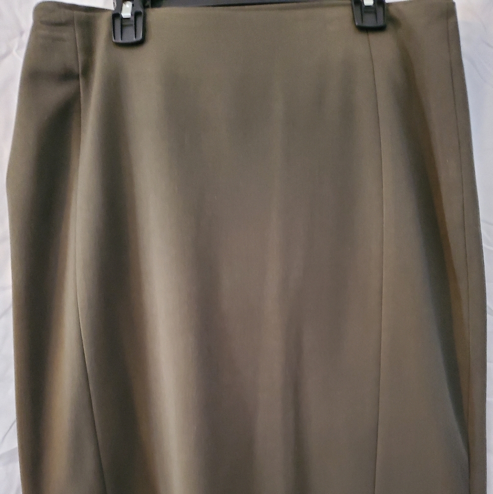 Ladies shorr skirt